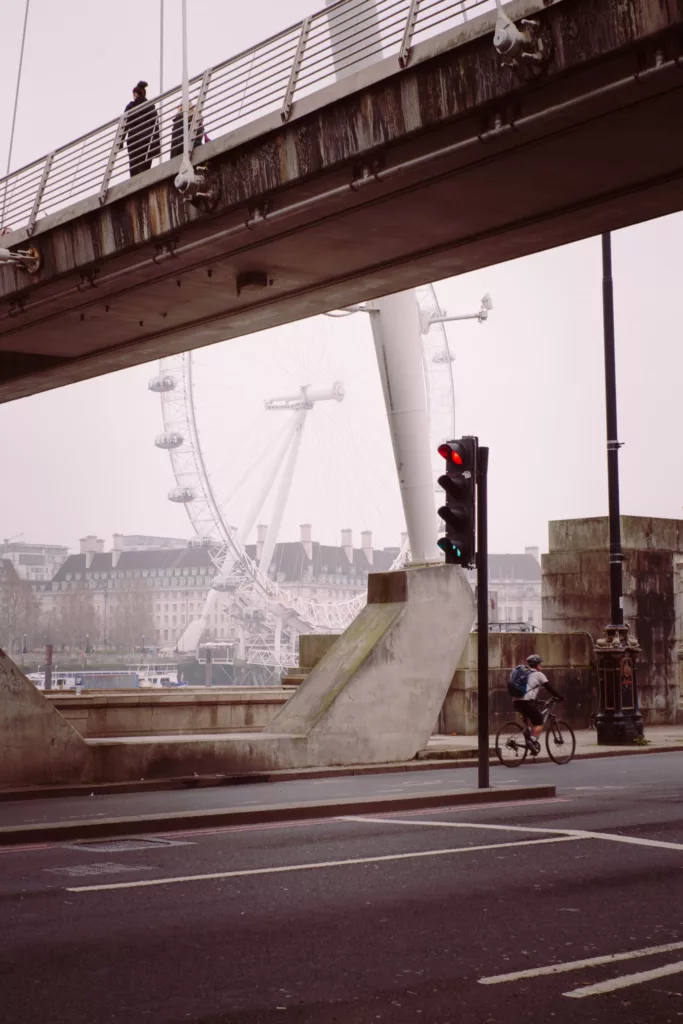 fujifilm-xt30-24-shots-street-photography-london-19 jubilee bridge with London Eye in London. Fujifilm X-T30 24 shots only challenge full manual